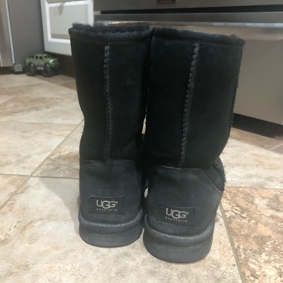 UGG Boots - Picture 2 of 4